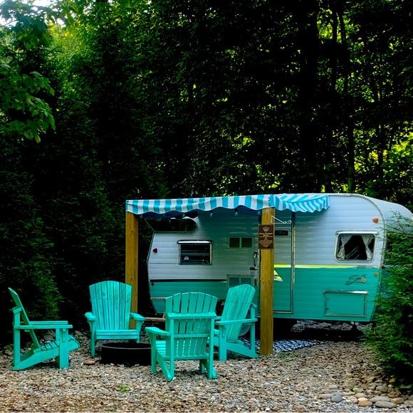 🚌 🏕 Meet your Posher, Trailered Suits 🚌 🏕 - Picture 2 of 2